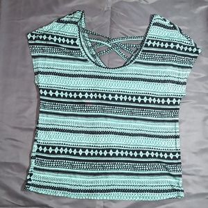 Empyre Criss-cross back shirt XS Cute NWT